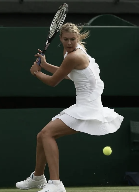 莎拉波娃在曼联比赛中比赛规则变更，锐不可当引发热议！