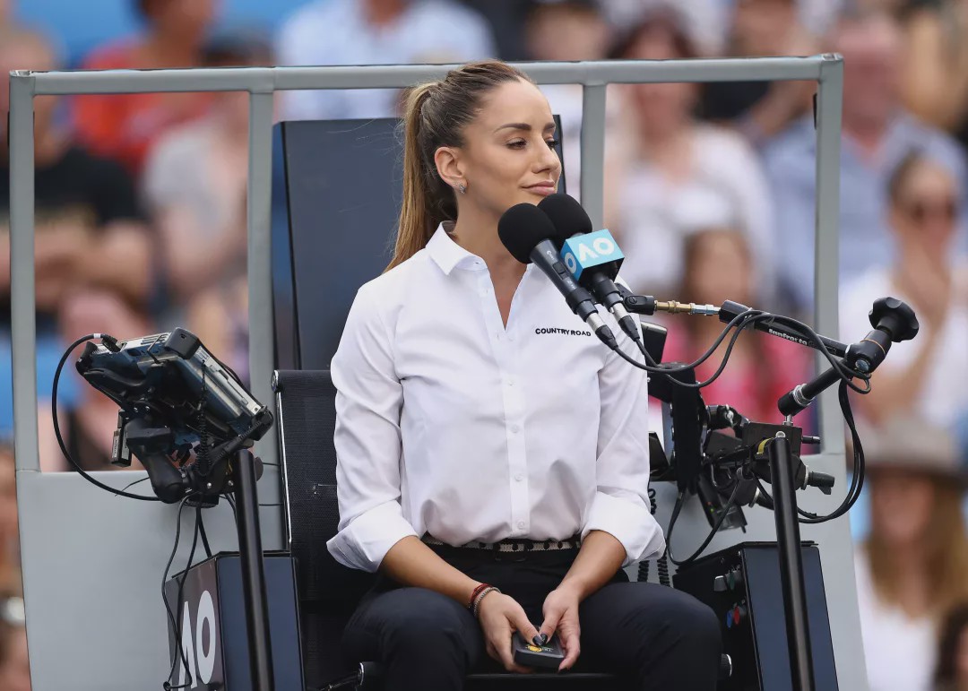 爱游戏官网-阿扎伦卡迎来七赛季出色发挥，热火观众热烈欢呼！再创辉煌时刻-爱游戏官网